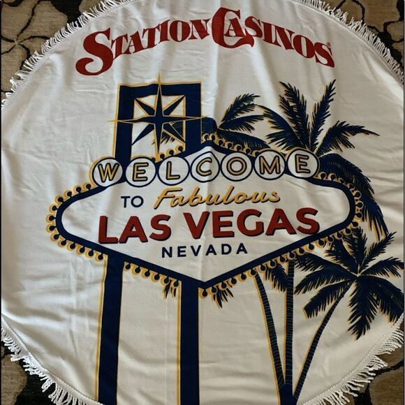 Welcome To Fabulous Las Vegas Station Casino White Red Yellow Round Beach Towel - Picture 6 of 8